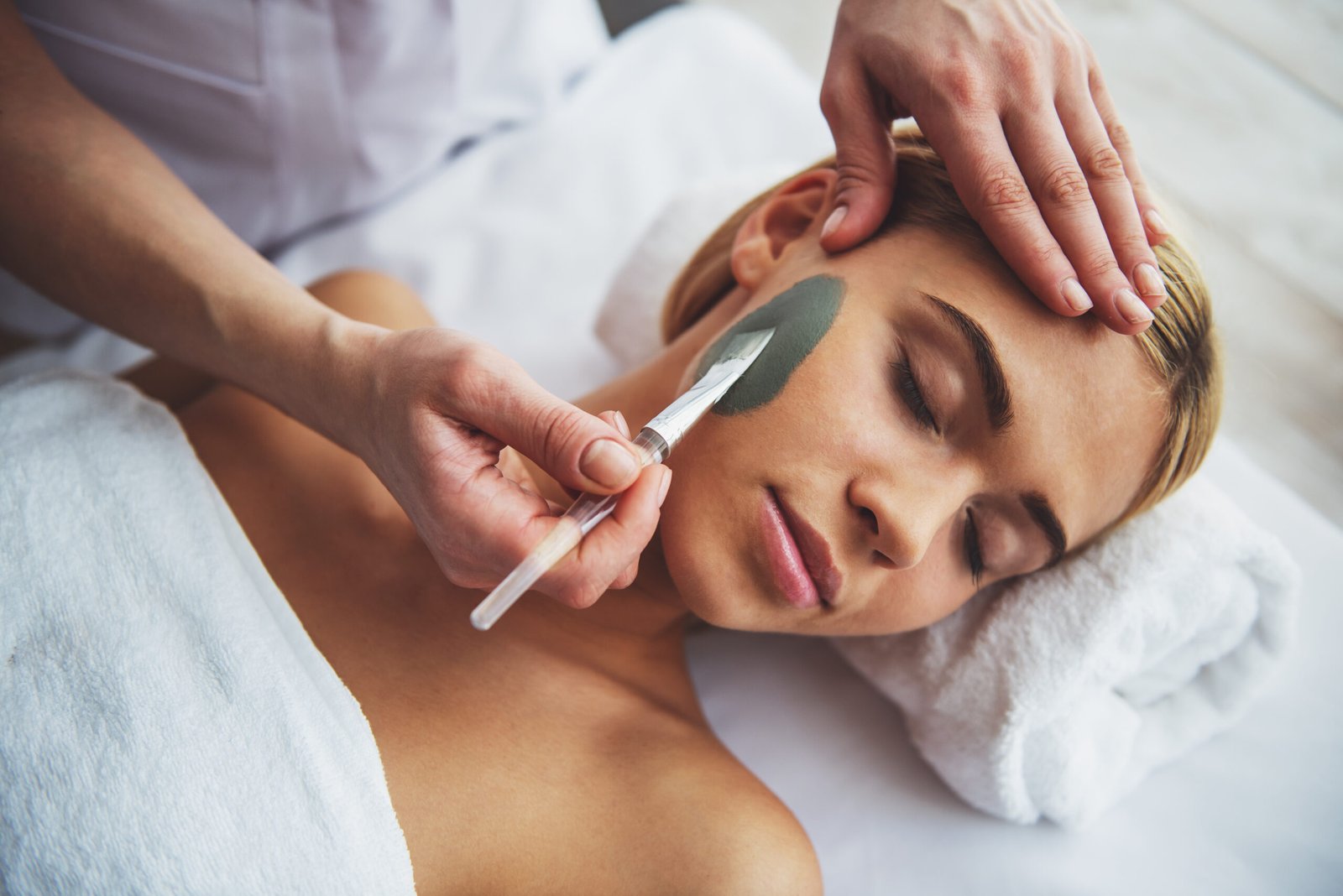 ¿Qué incluye una limpieza facial en Moon Dream?