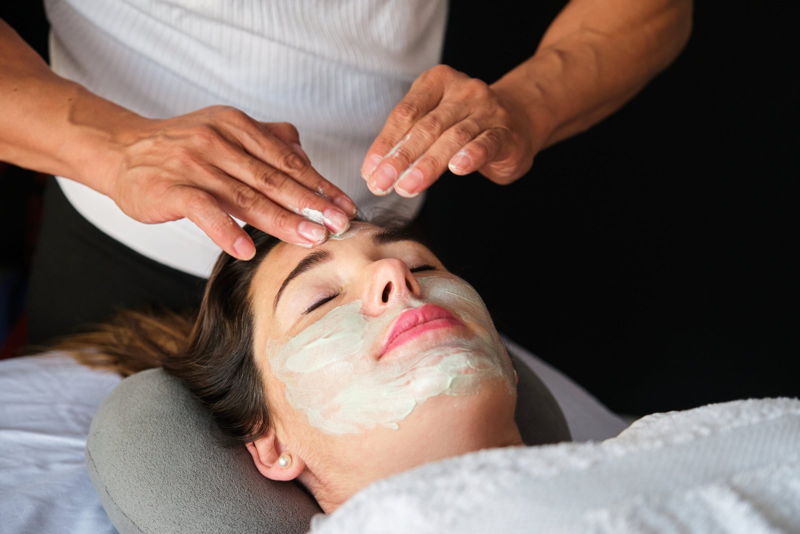 Beneficios del masaje facial para el drenaje linfático